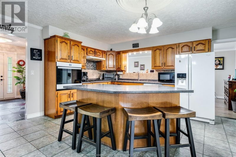 121 Oak St. West null  Leamington, N8H2B6 | Image 12