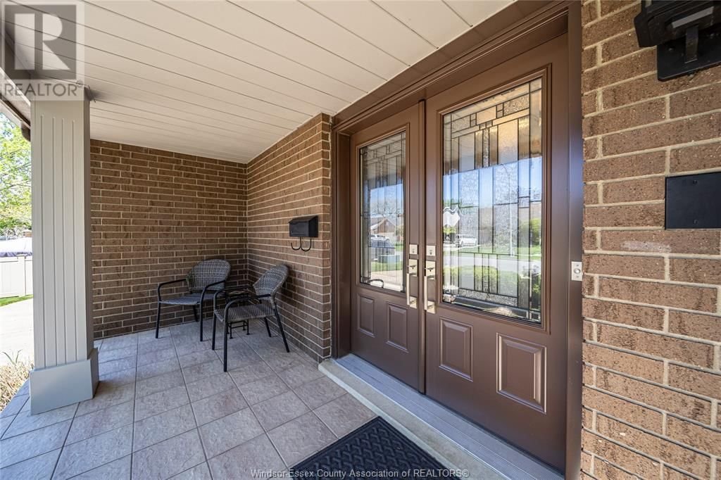 464 GREEN VALLEY DRIVE Image 3