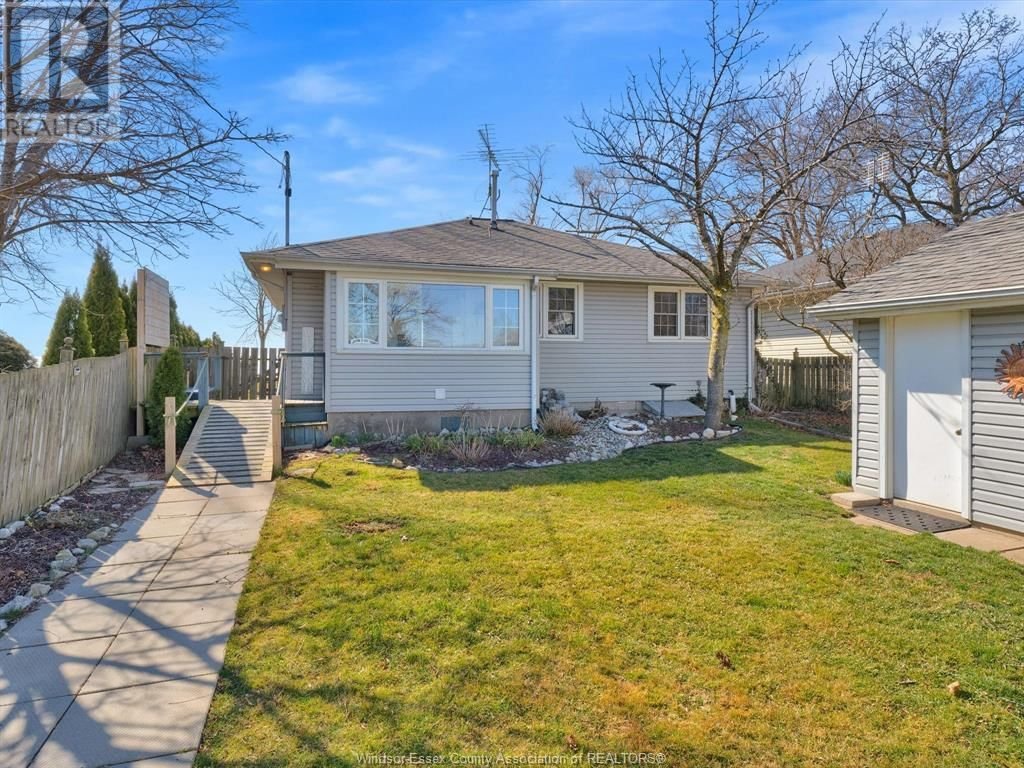 814 Point Pelee DRIVE Image 31