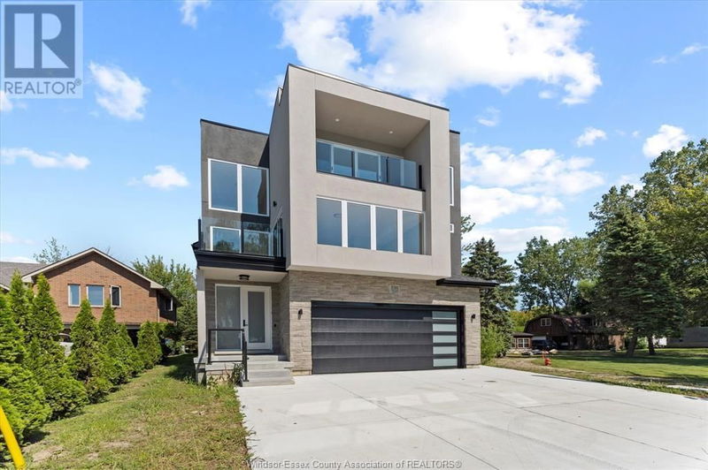 150 LAKEWOOD Drive  Amherstburg, N9V2Y8 | Image 1