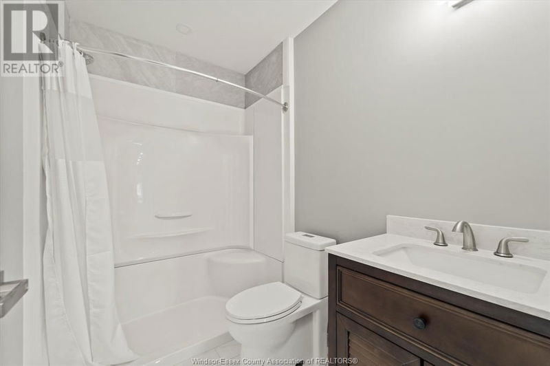 150 LAKEWOOD Drive  Amherstburg, N9V2Y8 | Image 35