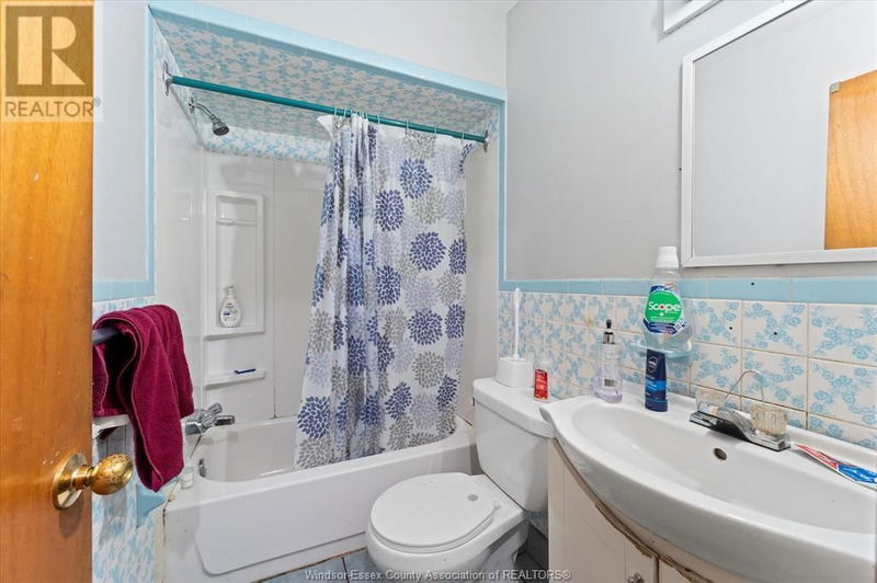 801 VICTORIA null  Windsor, N9A4N5 | Image 35