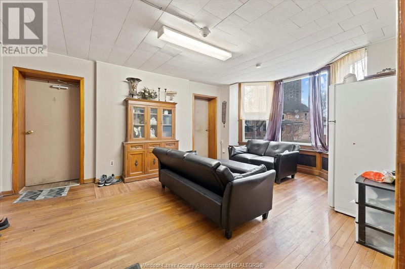 801 VICTORIA null  Windsor, N9A4N5 | Image 9