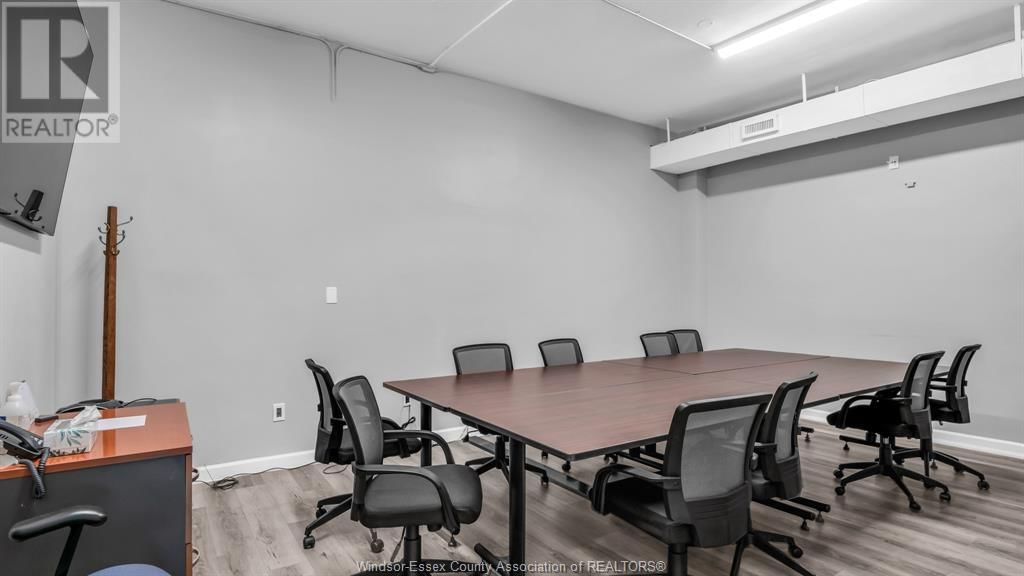 484 PELISSIER STREET Image 6