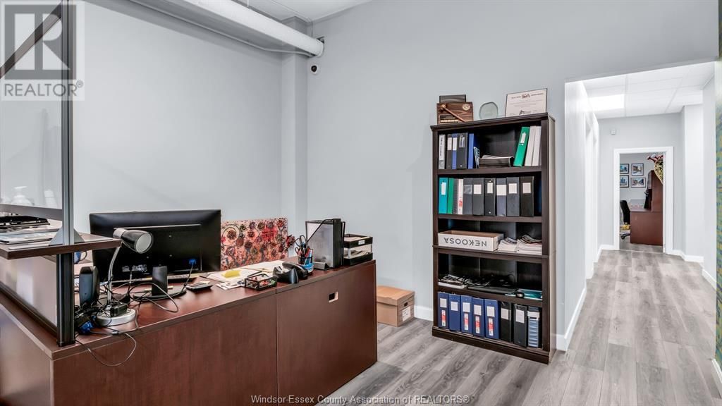 484 PELISSIER STREET Image 7