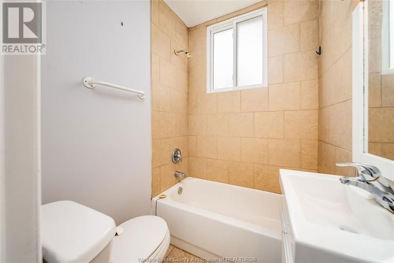 3674 KING Street  Windsor, N9C1P5 | Image 12