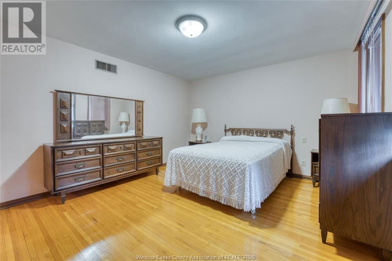 3440 DOUGALL null  Windsor, N9E1T1 | Image 23