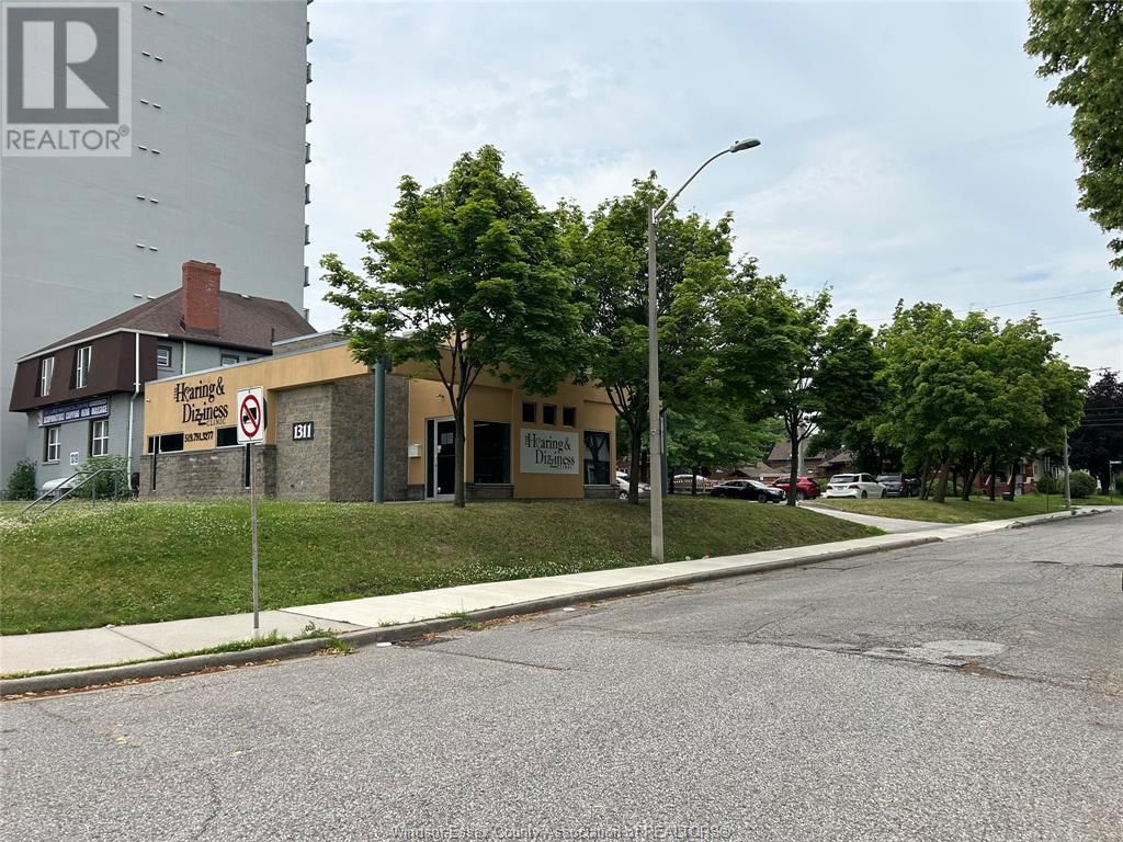 1319 OUELLETTE AVENUE Image 6