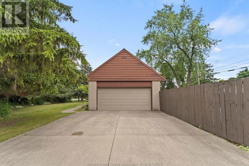 4015 DOUGALL Avenue  Windsor, N9G1X4 | Image 4