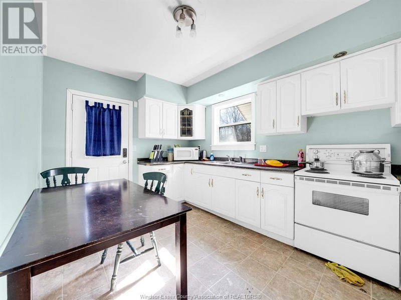 3329 SANDWICH Street  Windsor, N9C1B2 | Image 12