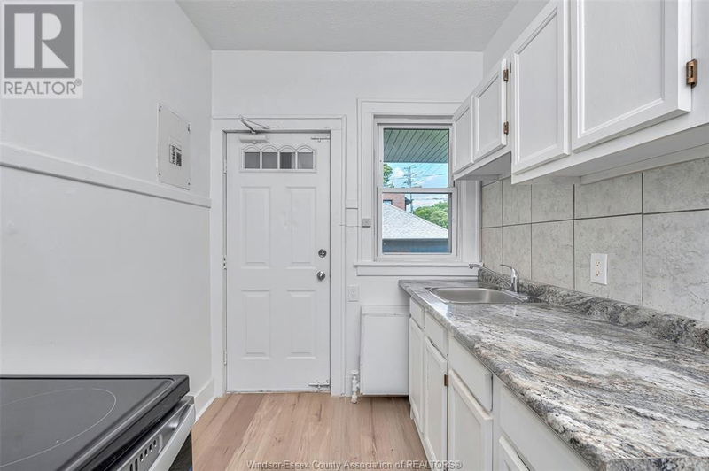 1094 LINCOLN Road  Windsor, N8Y2H4 | Image 26