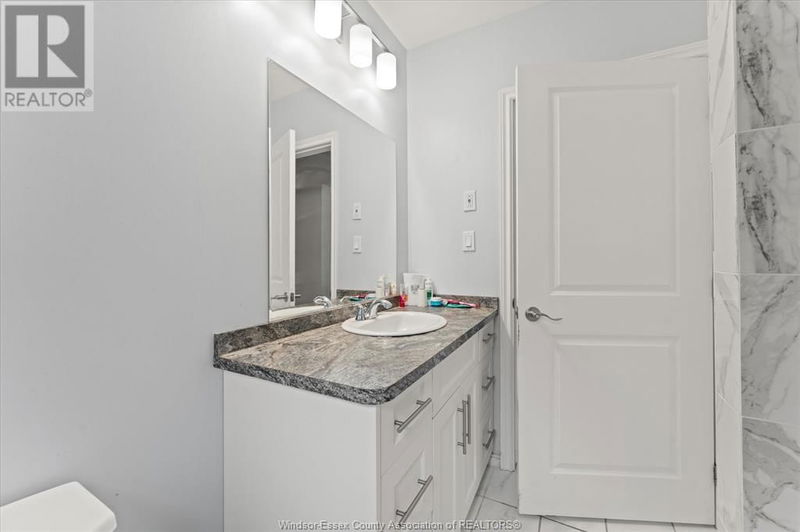 1353 MCKAY null  Windsor, N9B2B1 | Image 17