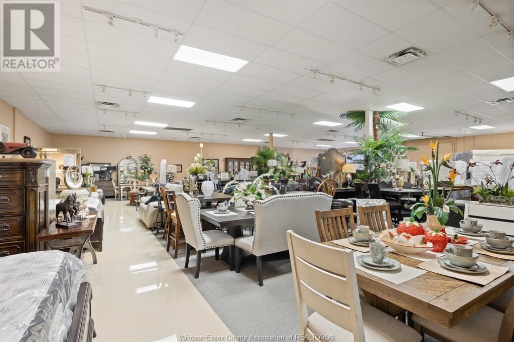 2570 OUELLETTE AVENUE Image 12