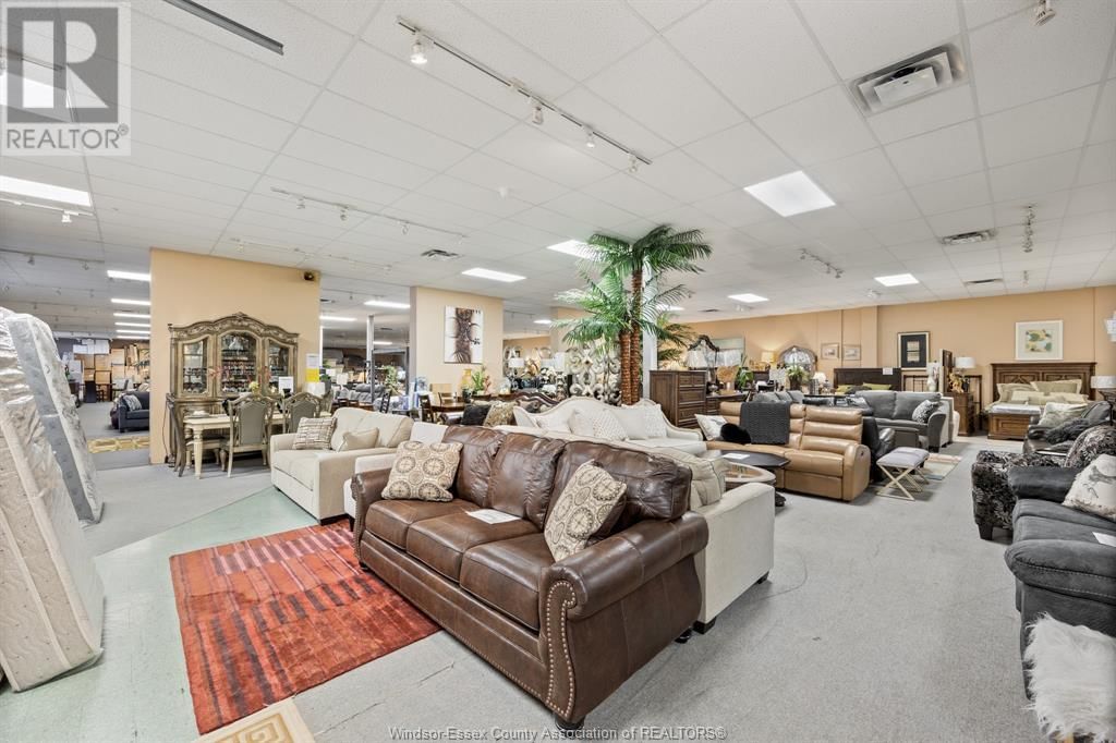 2570 OUELLETTE AVENUE Image 14