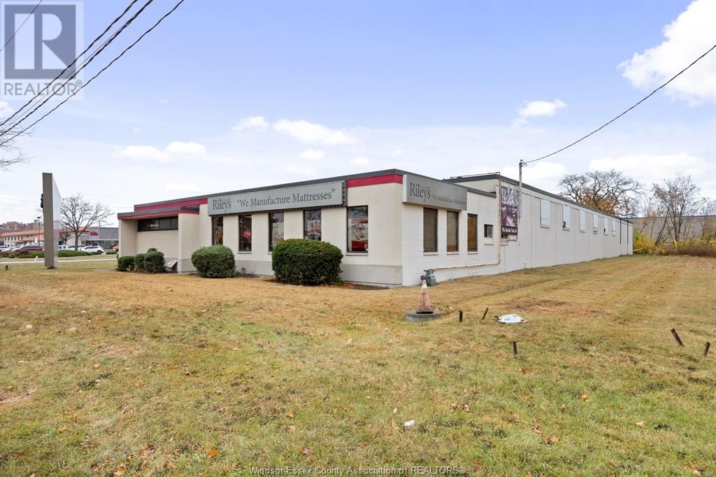 2570 OUELLETTE AVENUE Image 3