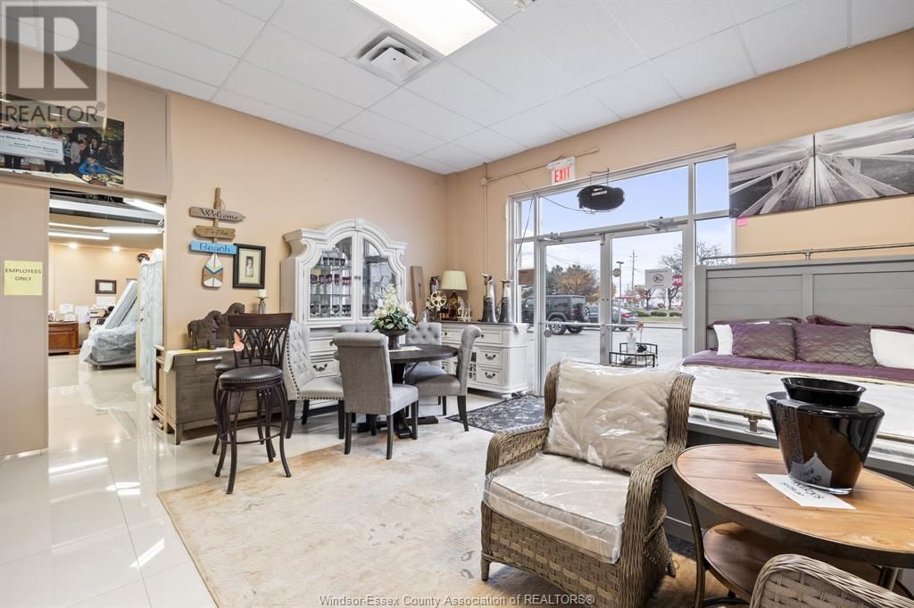 2570 OUELLETTE AVENUE Image 6