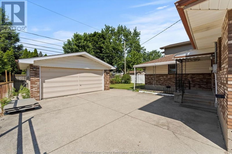 4131 MOUNT ROYAL Drive  Windsor, N9G2C3 | Image 35