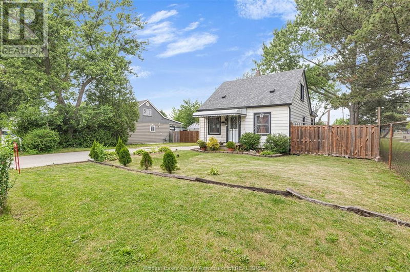 732 VANIER Street  Windsor, N8X3E6 | Image 2