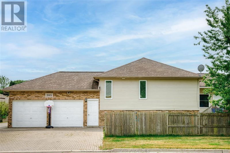 205 Dieppe null  Kingsville, N8T4B9 | Image 3