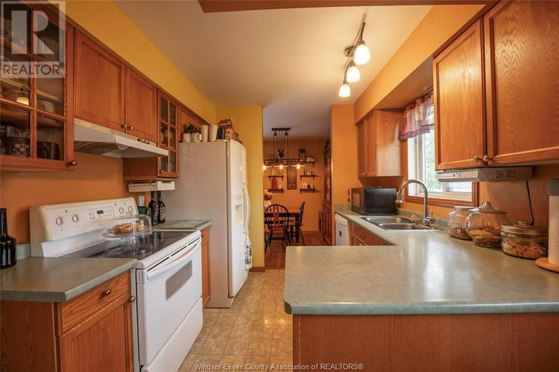 2361 LONGFELLOW null  Windsor, N9B3J7 | Image 13