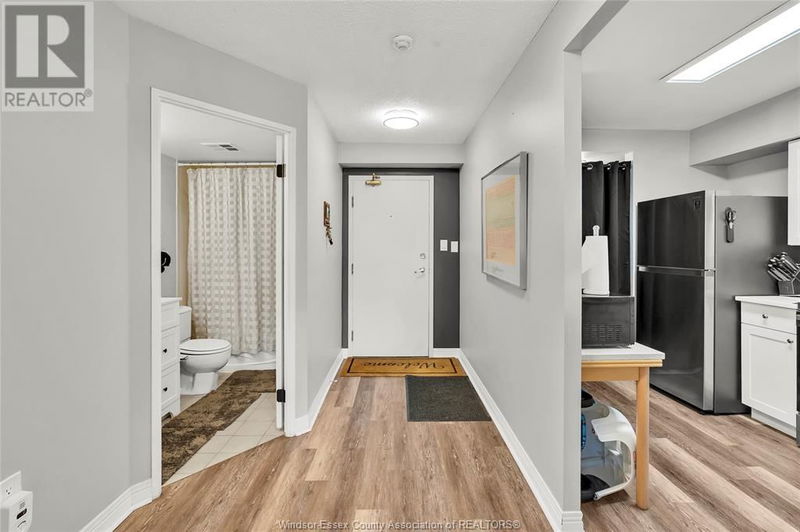  702 - 75 RIVERSIDE Drive East Windsor, N9A7C4 | Image 2