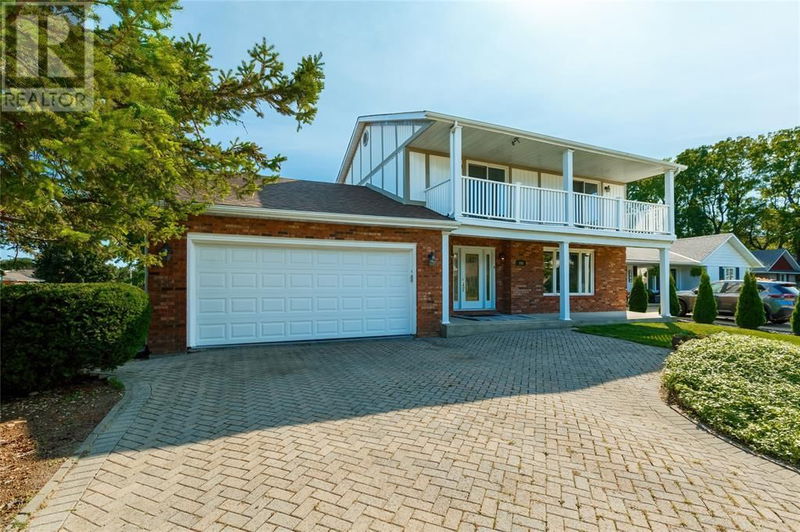 198 TWIN LAKES Drive  Sarnia, N7S4X5 | Image 2