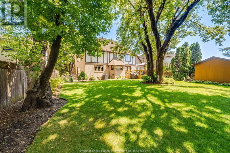 327 MAJESTIC Drive  Lakeshore, N8N4L4 | Image 41