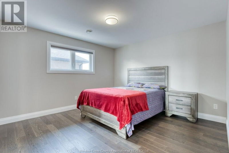 1570 CLEARWATER Avenue  Windsor, N8P0E9 | Image 32