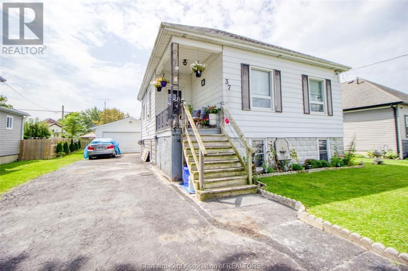 37 Book Street  Wallaceburg, N8A2T4 | Image 2