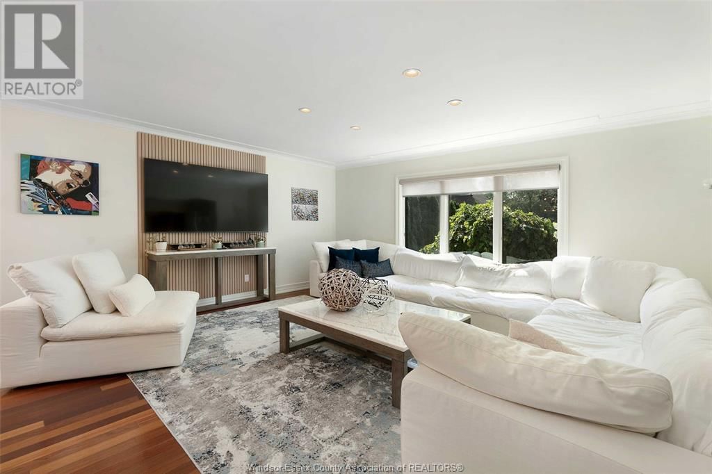 1042 LILYDALE Image 11