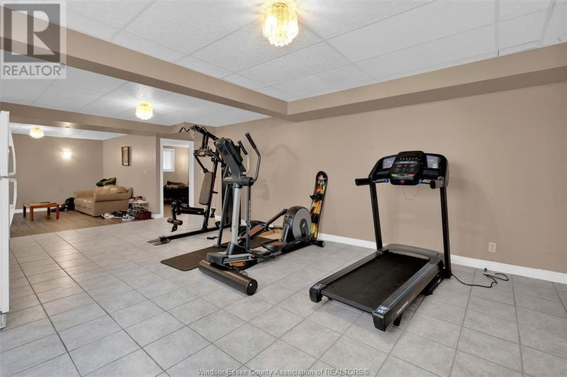 2308 ST. CLAIR Avenue  Windsor, N9E4S7 | Image 28