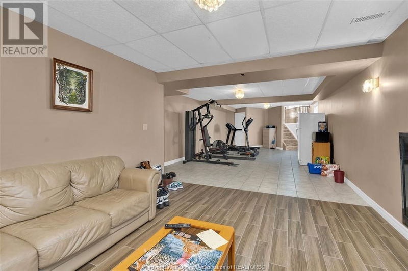 2308 ST. CLAIR Avenue  Windsor, N9E4S7 | Image 31