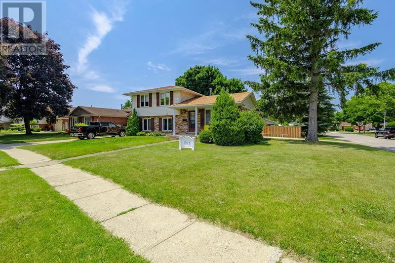 1275 WILTSHIRE Drive  Sarnia, N7S4M2 | Image 3