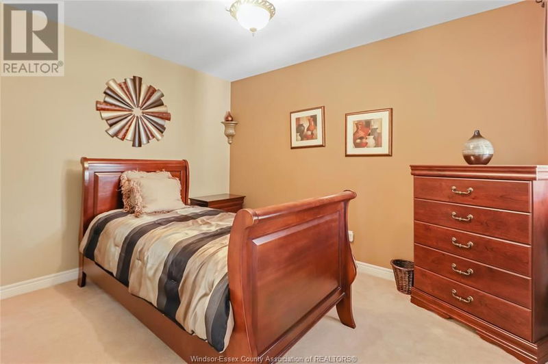 1217 IMPERIAL Crescent  Windsor, N9G2T5 | Image 16