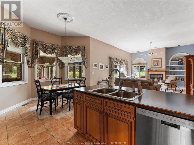 163 CLUBVIEW null  Amherstburg, N9V3Z1 | Image 13