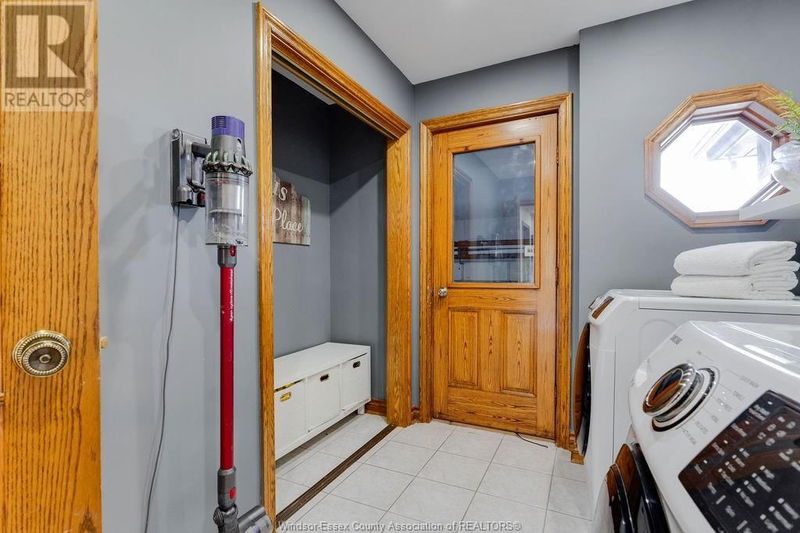 2749 JACOB Drive  Windsor, N8X4Z1 | Image 24