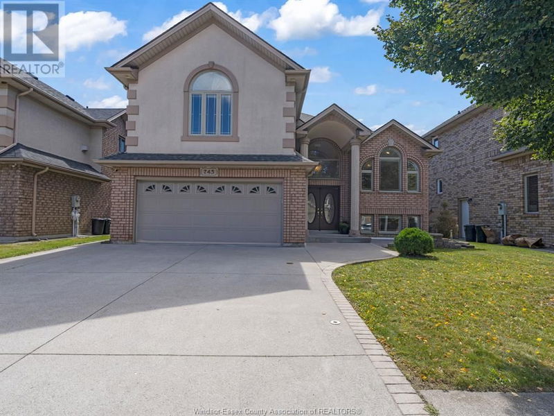 745 Massimo Crescent  Windsor, N9G3C7 | Image 2