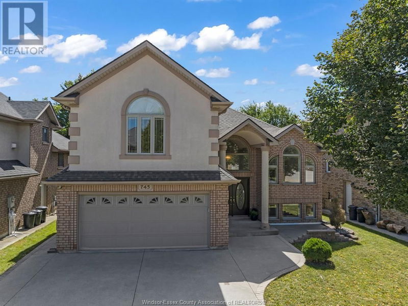 745 Massimo Crescent  Windsor, N9G3C7 | Image 3