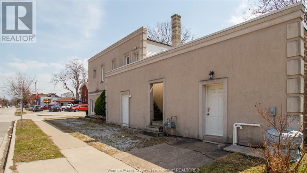 1501-03 ELSMERE AVENUE Image 3