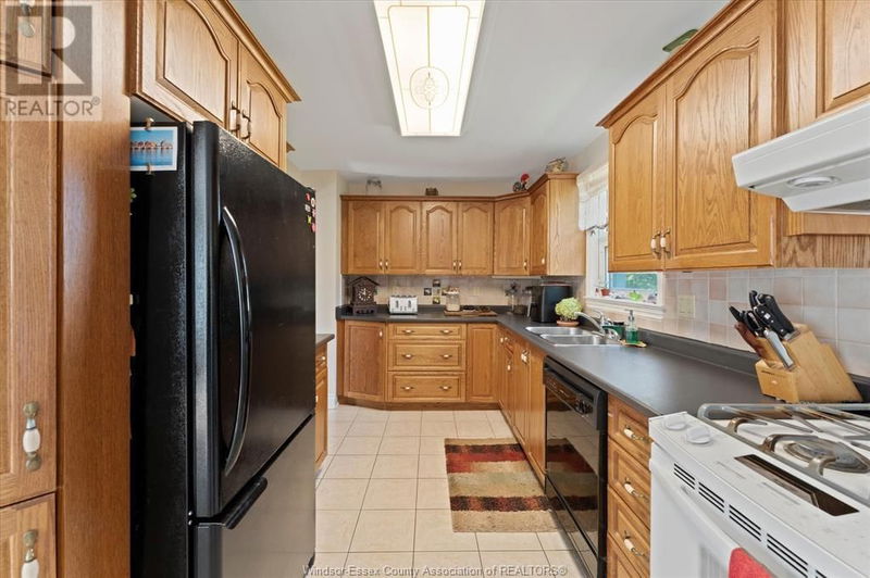 4190 ROSELAND Drive East Windsor, N9G1Y7 | Image 8