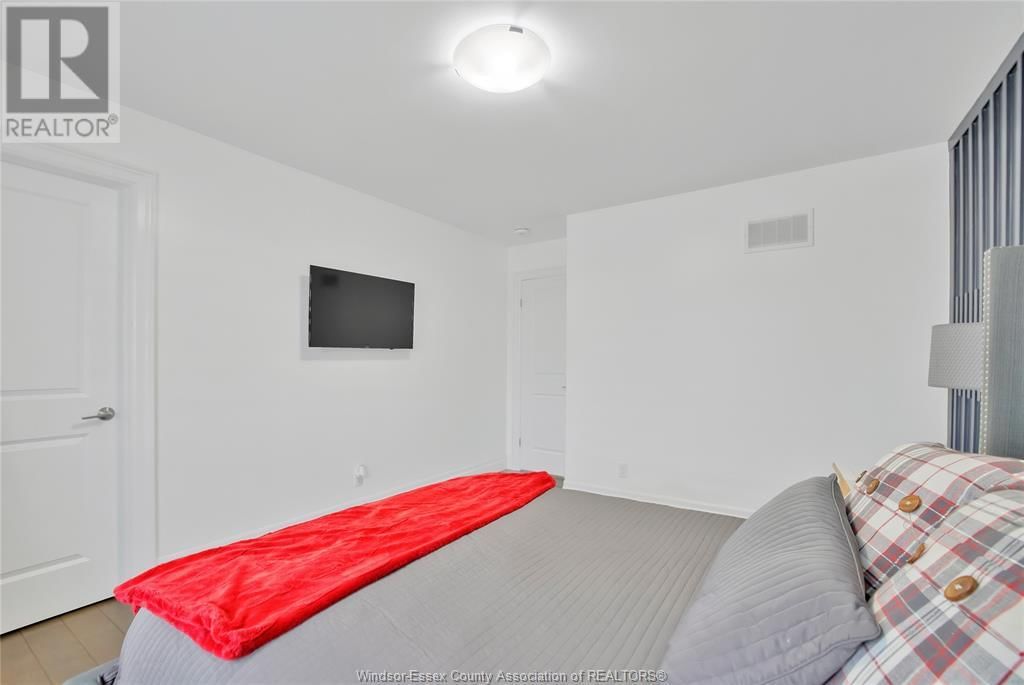 264 ARKONA COURT Image 30