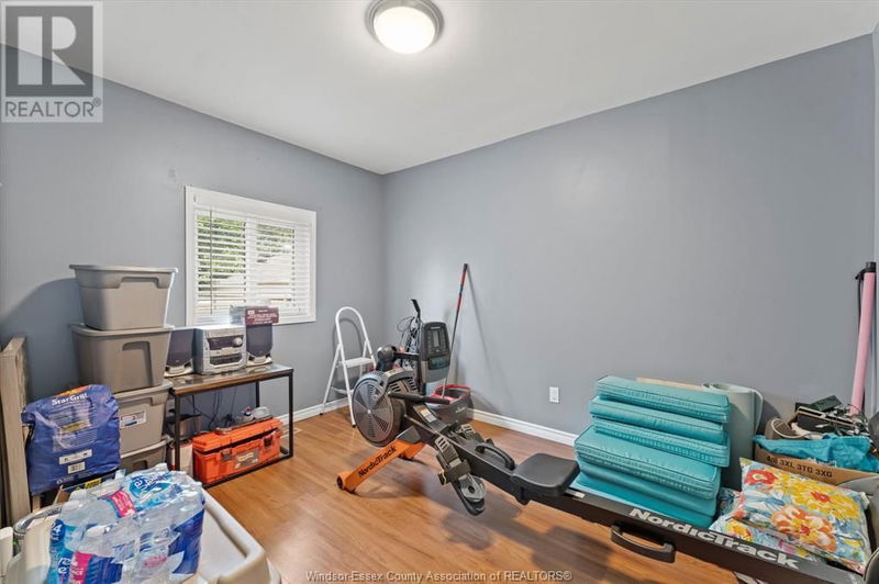 2575 MEIGHEN null  Windsor, N8W4C3 | Image 20