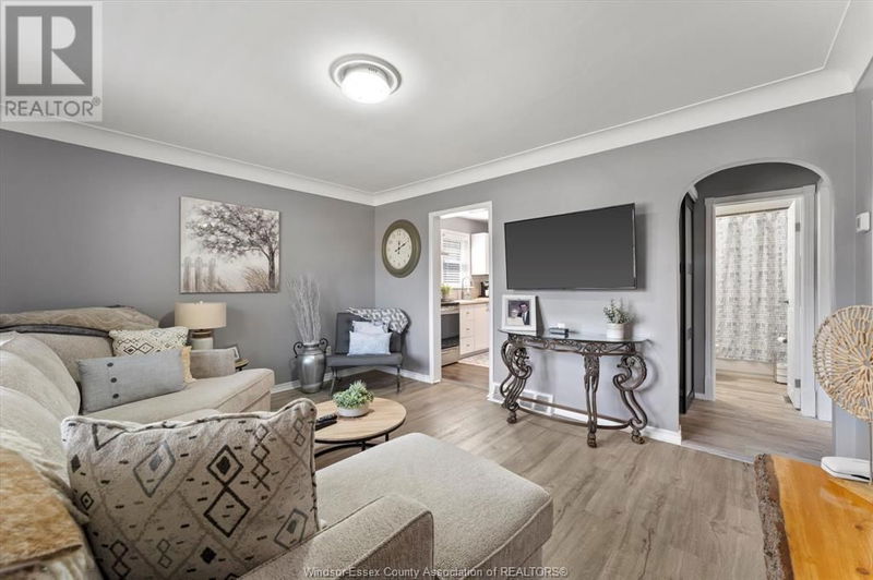 2575 MEIGHEN null  Windsor, N8W4C3 | Image 6