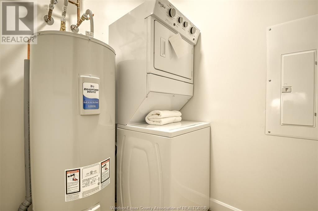 208 - 207 BROCK Image 36