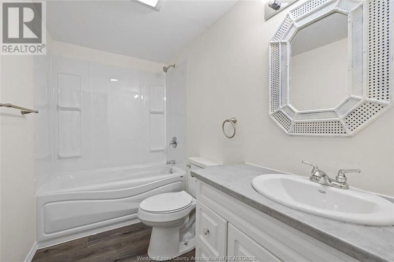 152-154 & Colborne Street  Chatham, N7M3L9 | Image 21