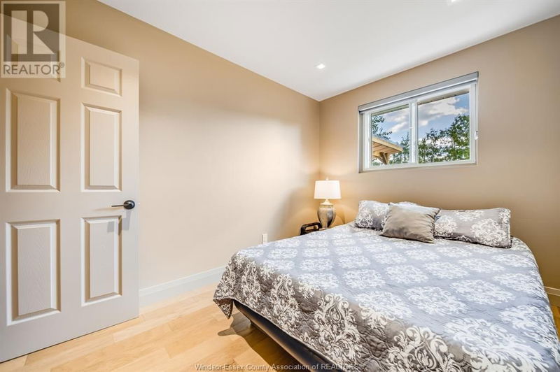 9793 LYNNGROVE Crescent  Windsor, N8R1B8 | Image 26