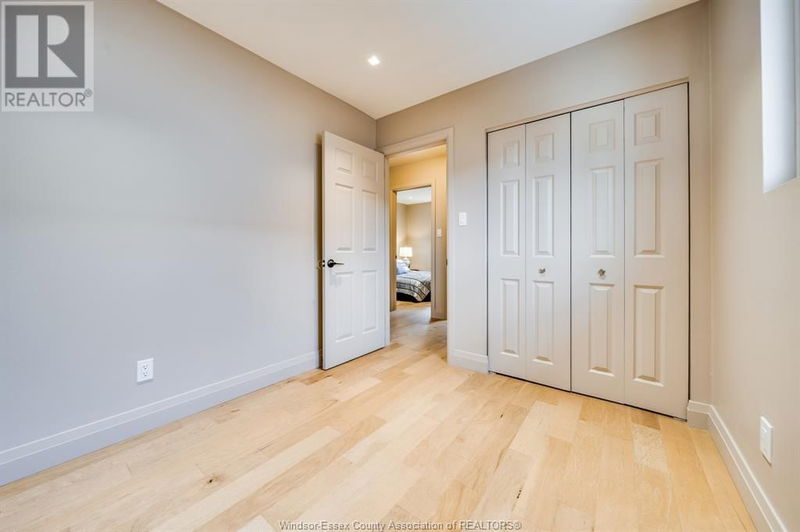 9793 LYNNGROVE Crescent  Windsor, N8R1B8 | Image 28