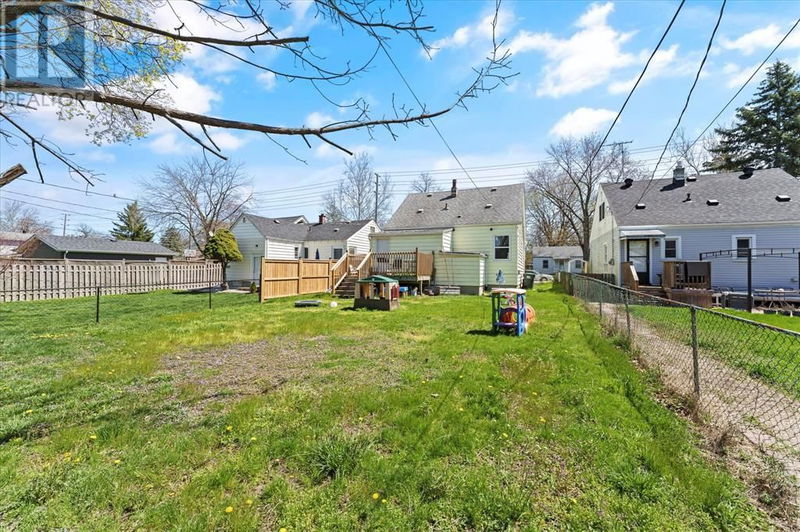 3842 Matchette null  Windsor, N9C2A2 | Image 24