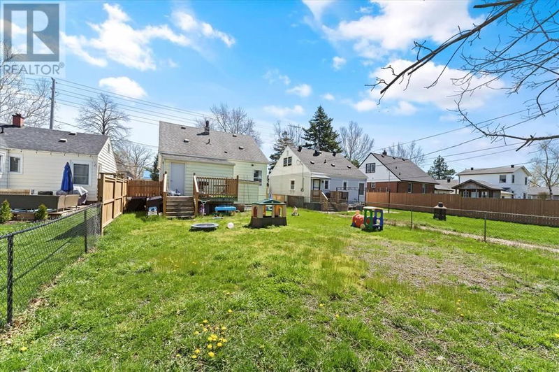 3842 Matchette null  Windsor, N9C2A2 | Image 25