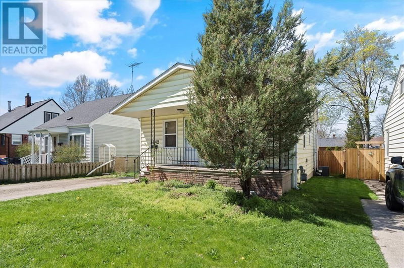 3842 Matchette null  Windsor, N9C2A2 | Image 4